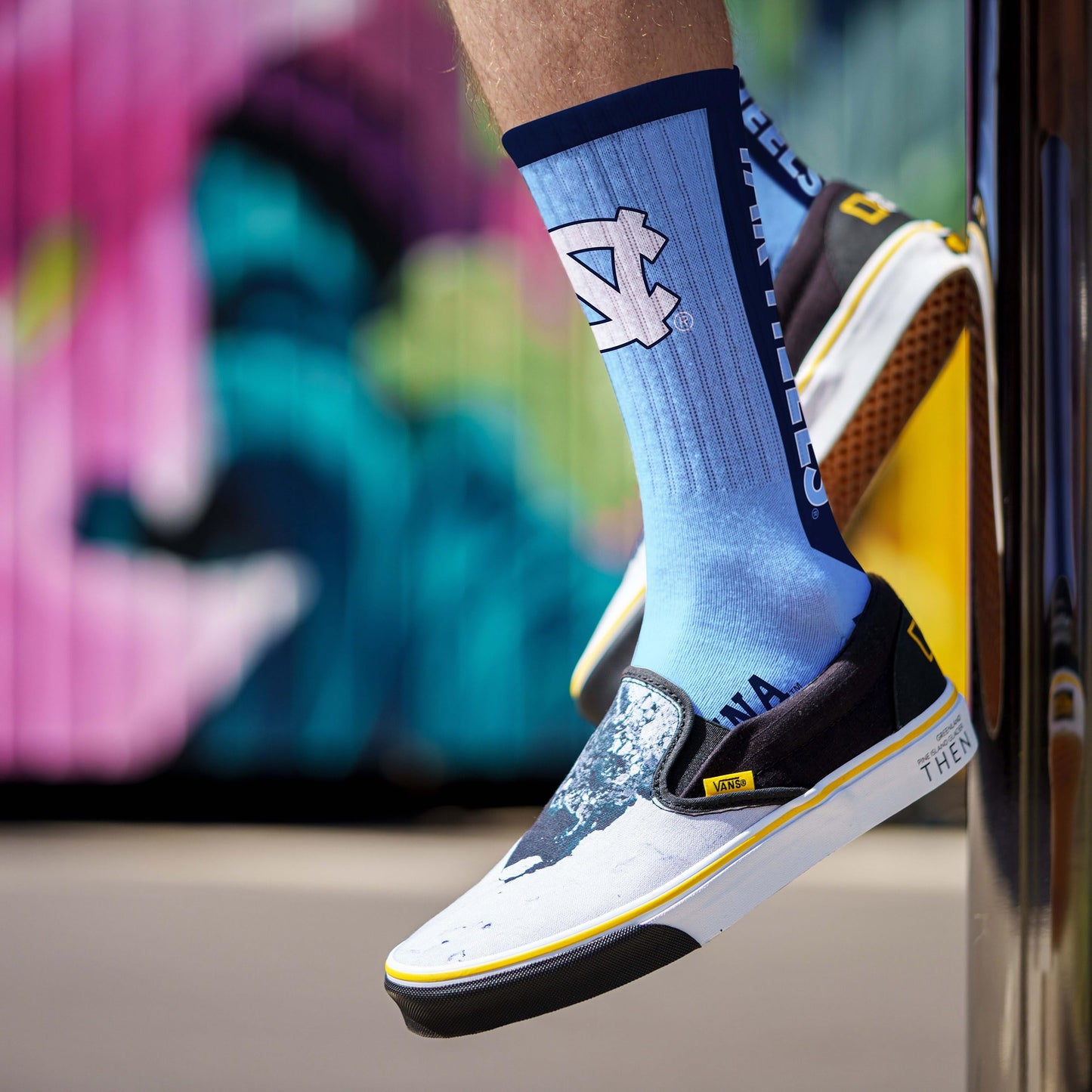 For Bare Feet - NCAA Cruisin No Show Ankle Socks